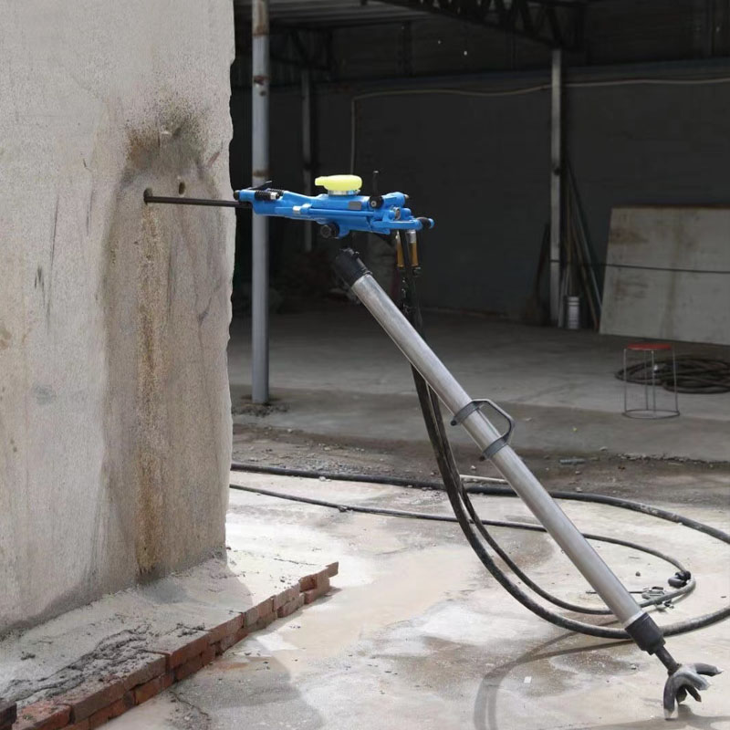Handgeführte pneumatische Bohrmaschine